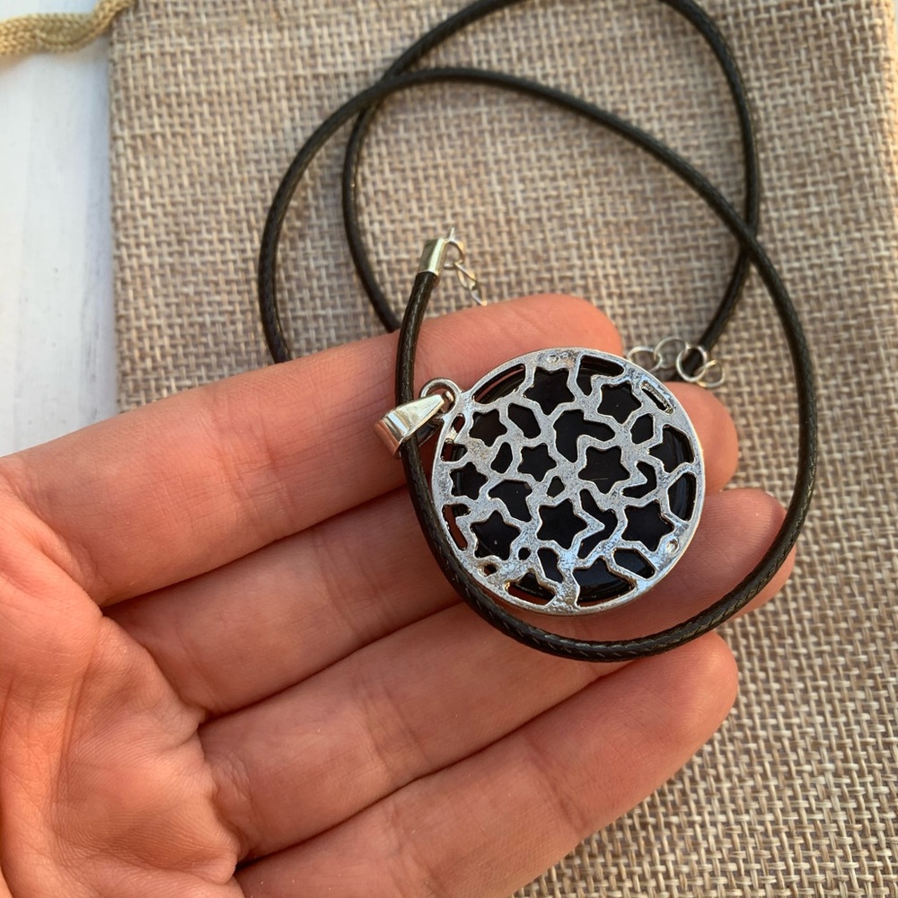Black Onyx Crystal Cat Necklace Black Cat Necklace Kitty Cat Pendant Gothic Gift - Picture 2 of 2